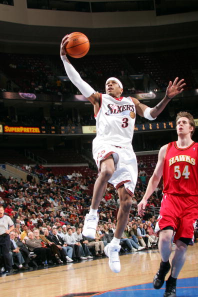 英格兰连续10场正式比赛赢球且零封，追平西班牙纪录（英格兰豪取正式赛10连胜并零封对手，追平西班牙纪录）