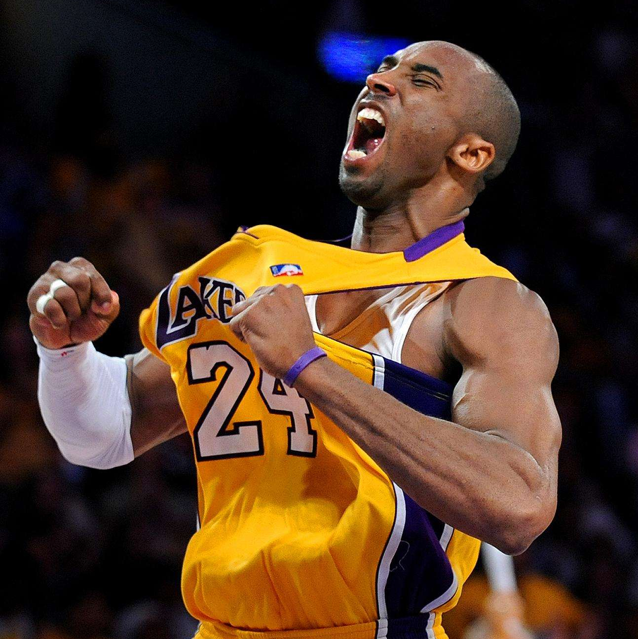 德转本赛季全球主场场均上座TOP25：多特拜仁前二，英博第19（德转发布本赛季全球主场场均观众25强：多特、拜仁包揽前二，英博第19）