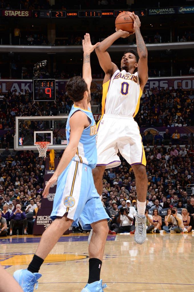 布冯：迈尼昂展现决定性作用，想夺冠的球队必须要有这种门将（布冯盛赞迈尼昂：争冠球队离不开这种决定性门将）