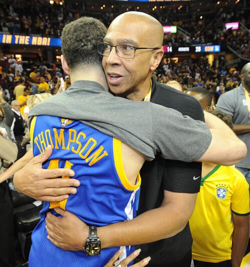 DO：圣徒拒绝埃弗顿对迪布林4000万报价，还价5000万+25%分成（南安普顿驳回埃弗顿4000万求购迪布林，索价5000万并附25%转售分成）