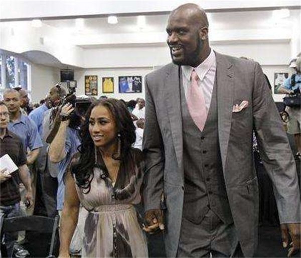 并非诺坎普首秀，世体：弗里克曾跟随拜仁在诺坎普踢过比赛（世体：弗里克早已随拜仁做客诺坎普，此行并非首秀）